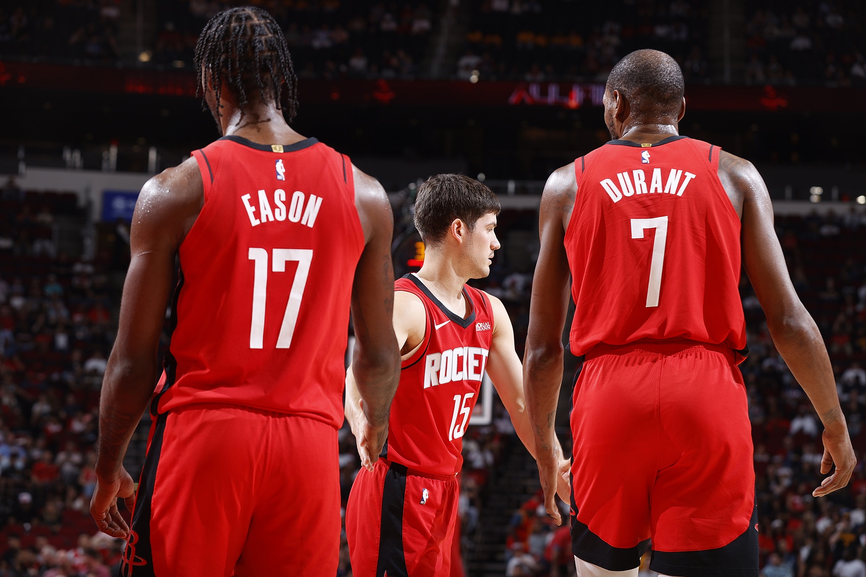 赛事直播-杜兰特：从伊森的神情就能看出他今天特别想赢 队友们都挺身而出